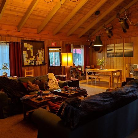 The Red Rooster Lodge Coulterville Buitenkant foto