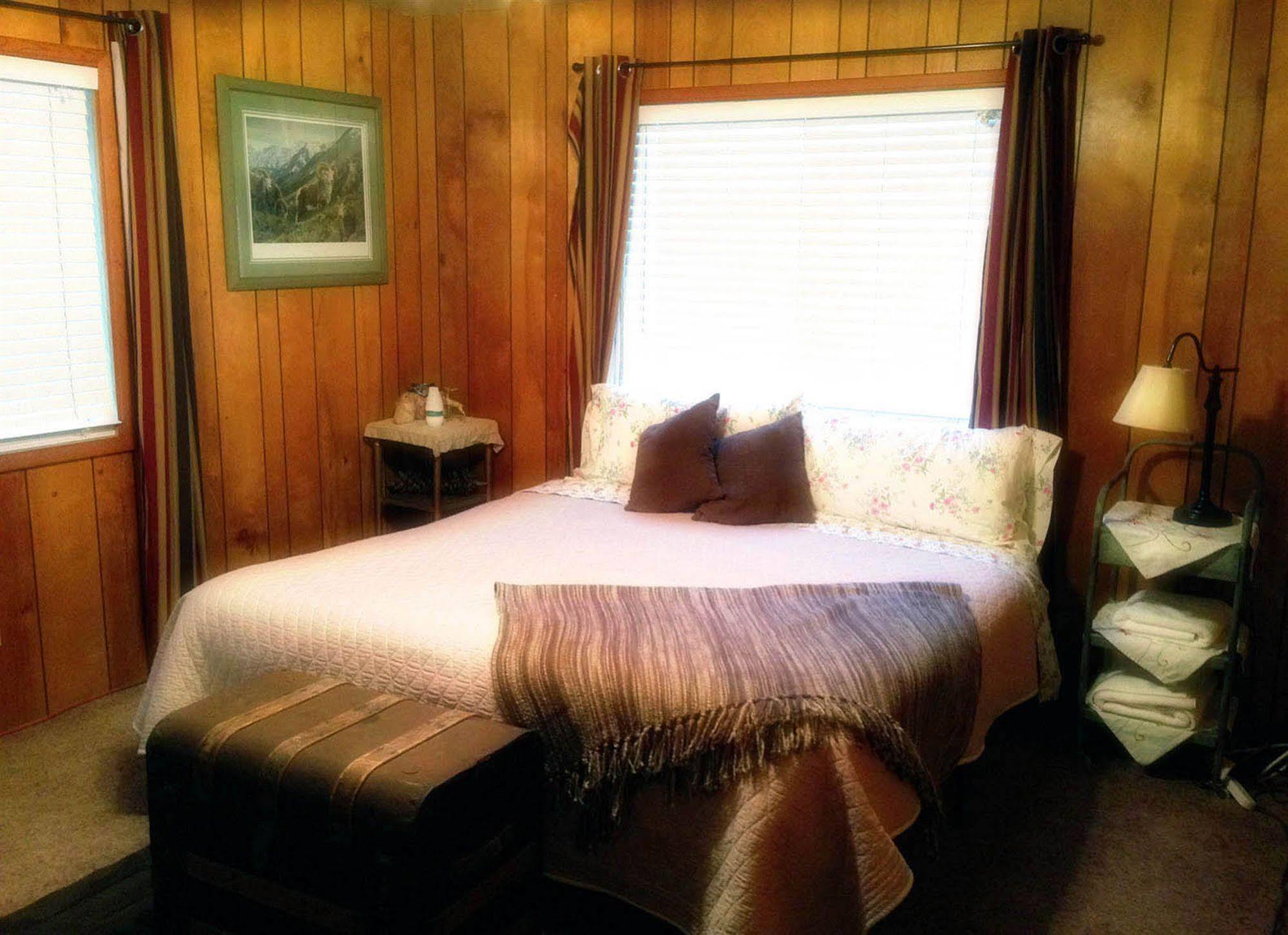 The Red Rooster Lodge Coulterville Buitenkant foto