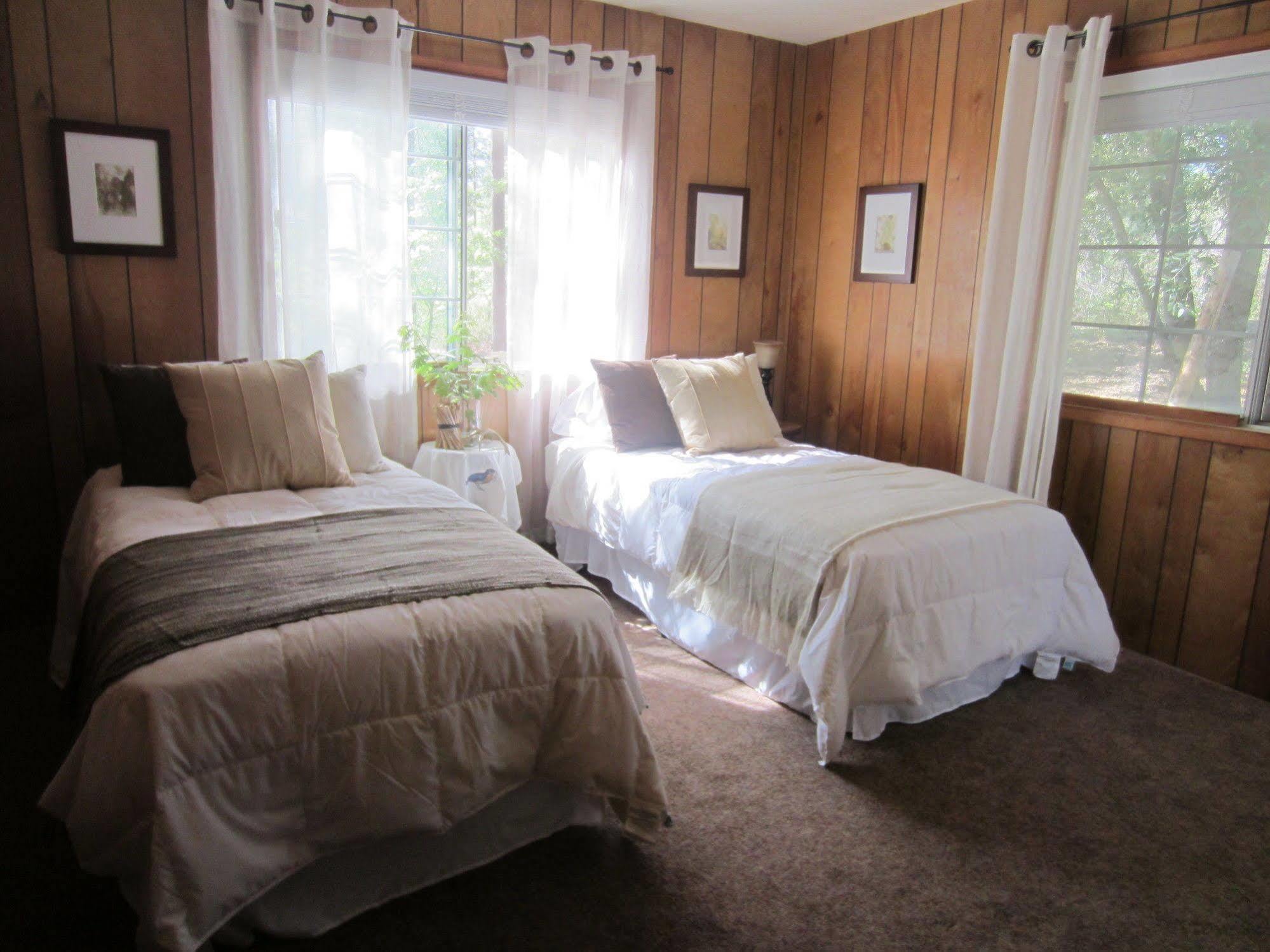 The Red Rooster Lodge Coulterville Buitenkant foto