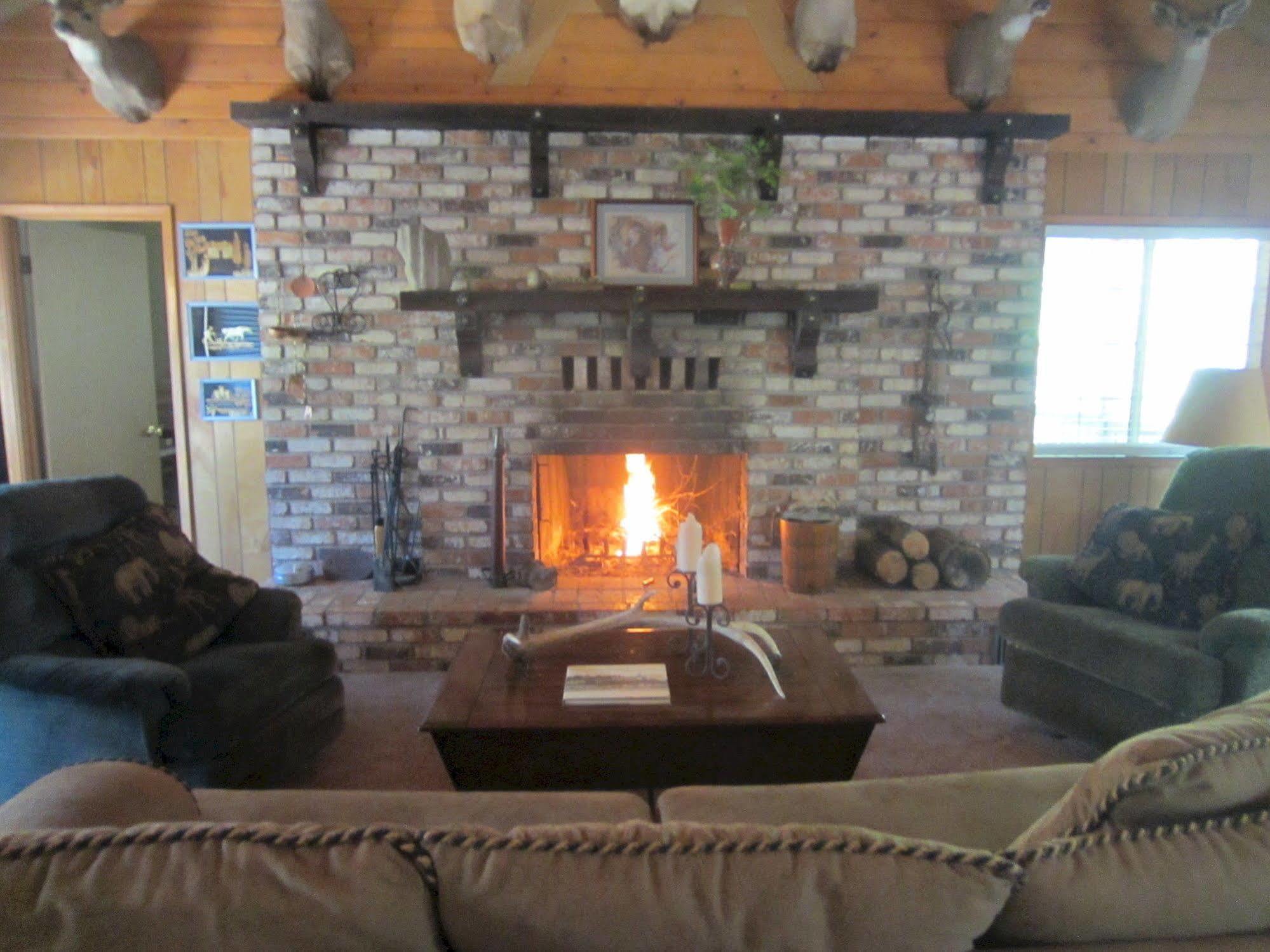 The Red Rooster Lodge Coulterville Buitenkant foto