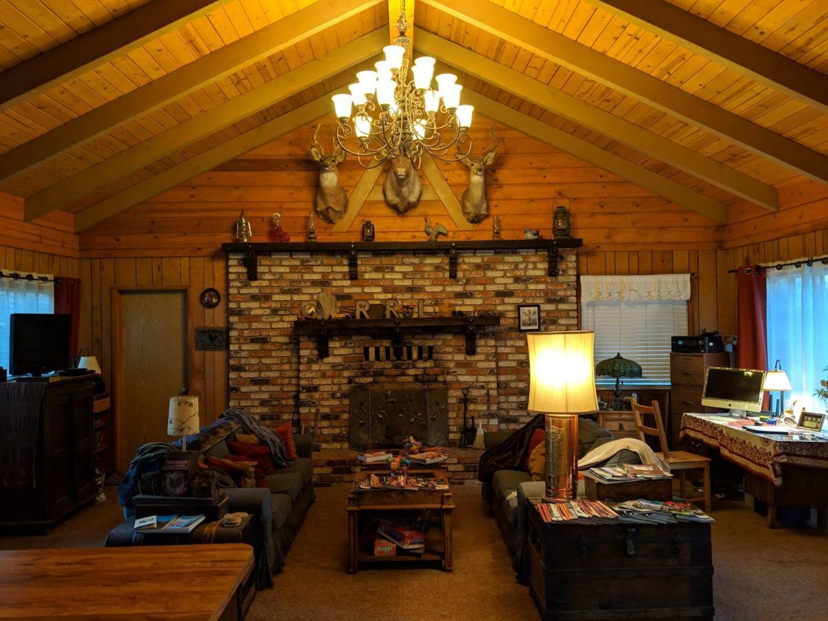 The Red Rooster Lodge Coulterville Buitenkant foto
